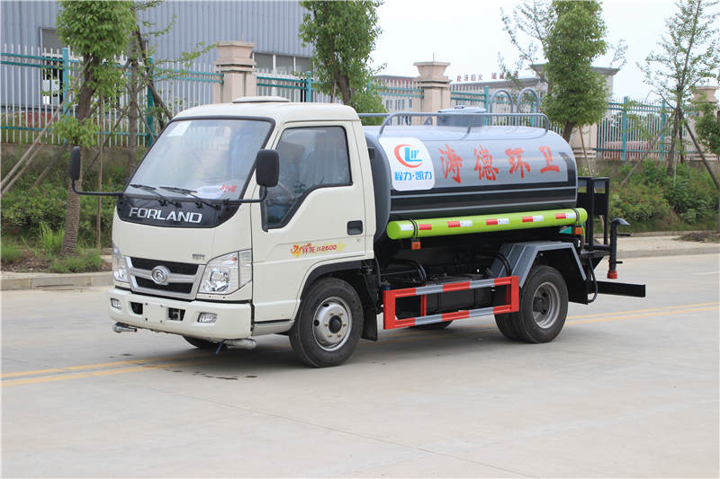 福田時(shí)代綠化噴灑車
