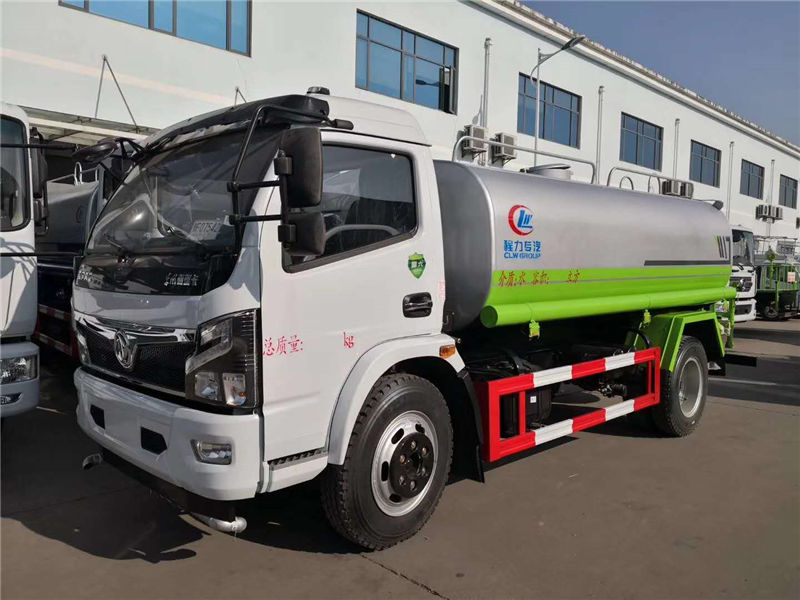 國(guó)六東風(fēng)福瑞卡灑水車