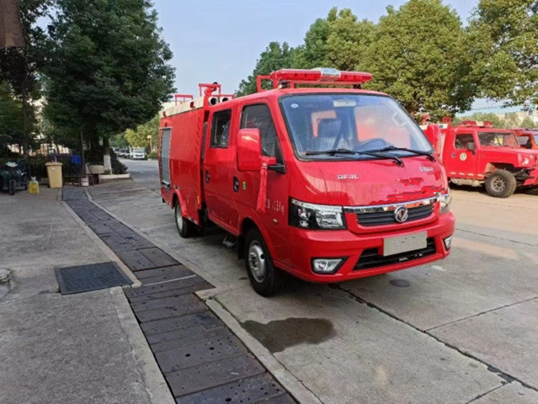 小型東風(fēng)途逸國(guó)六雙排水罐消防車推薦