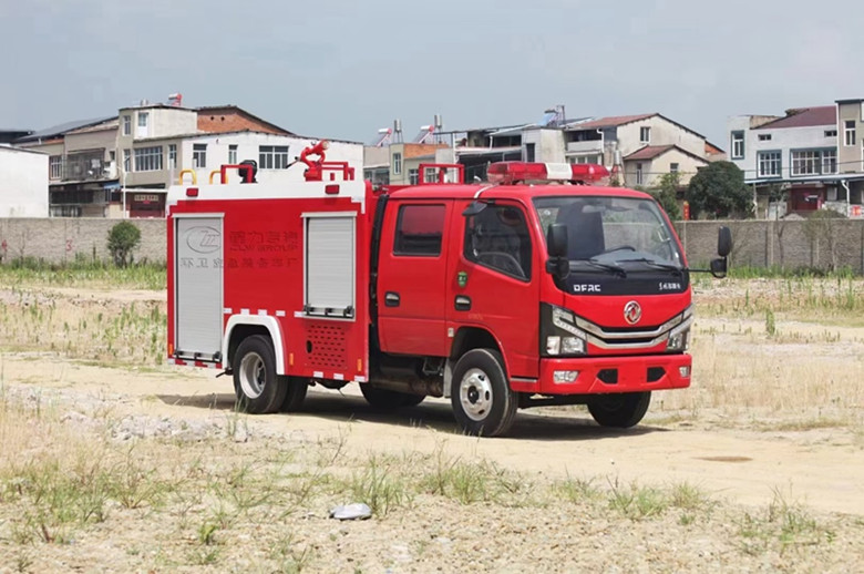 消防車-東風(fēng)小多利卡2立方水罐消防車推薦