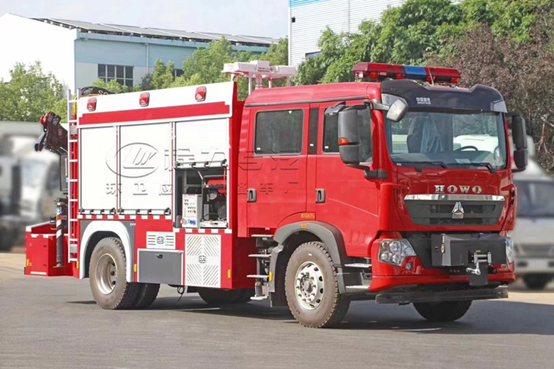 重汽豪沃8噸搶險(xiǎn)救援消防車(chē)推薦