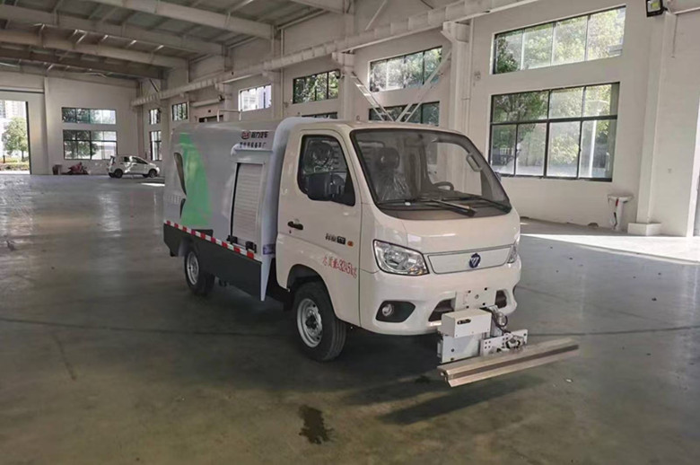 小型純電動(dòng)路面養(yǎng)護(hù)車