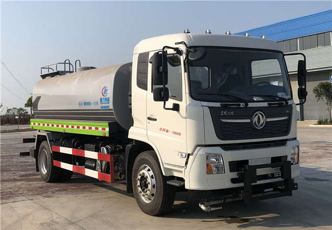 國六東風(fēng)天錦護(hù)欄清洗車
