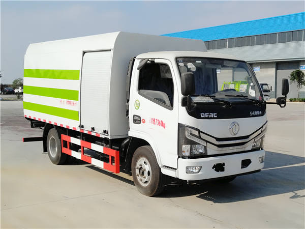 國六東風(fēng)多利卡護(hù)欄清洗車